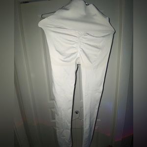 Size large fits to S/m Workout Enhancing Booty Leggings